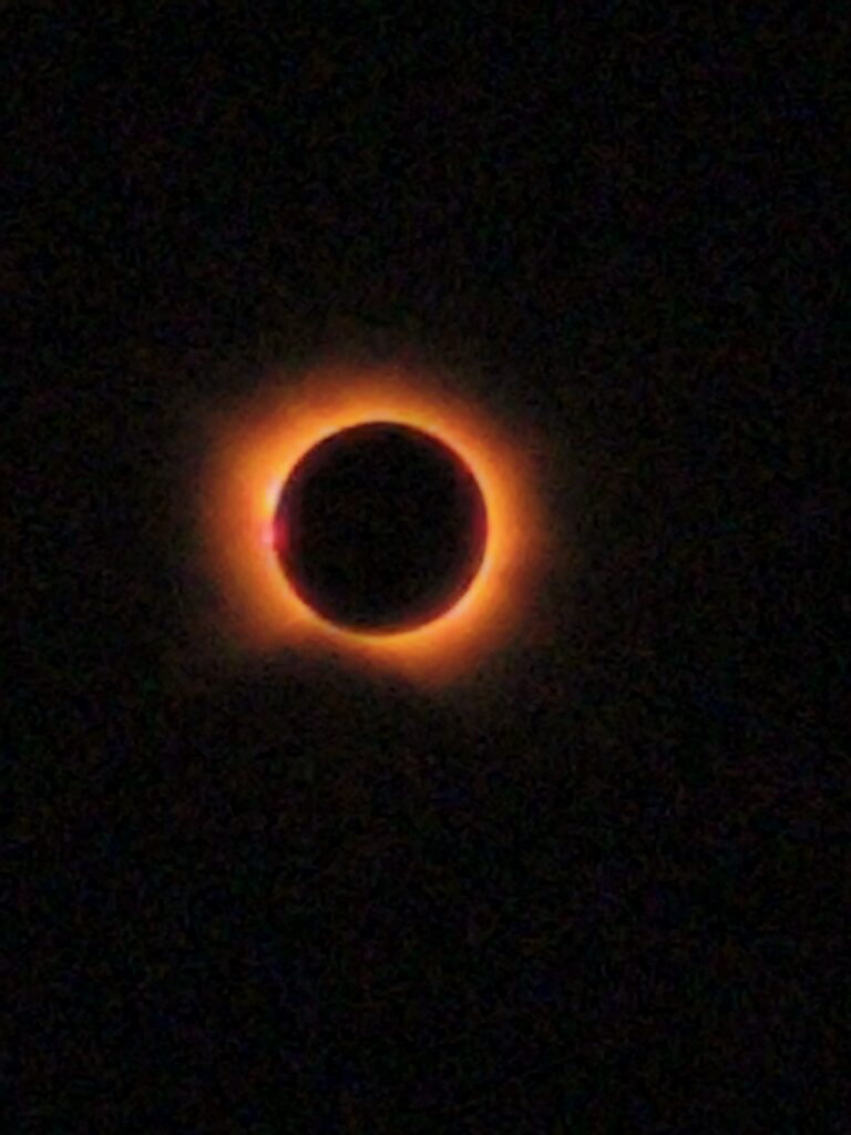 Photos de l'éclipse du 12 août 2026 à Carrion de los Condes, Espagne, avec smartphone xaomi red mi note 14 pro 5g ... Par Sylvie RODRIGUES (Brassac) 9