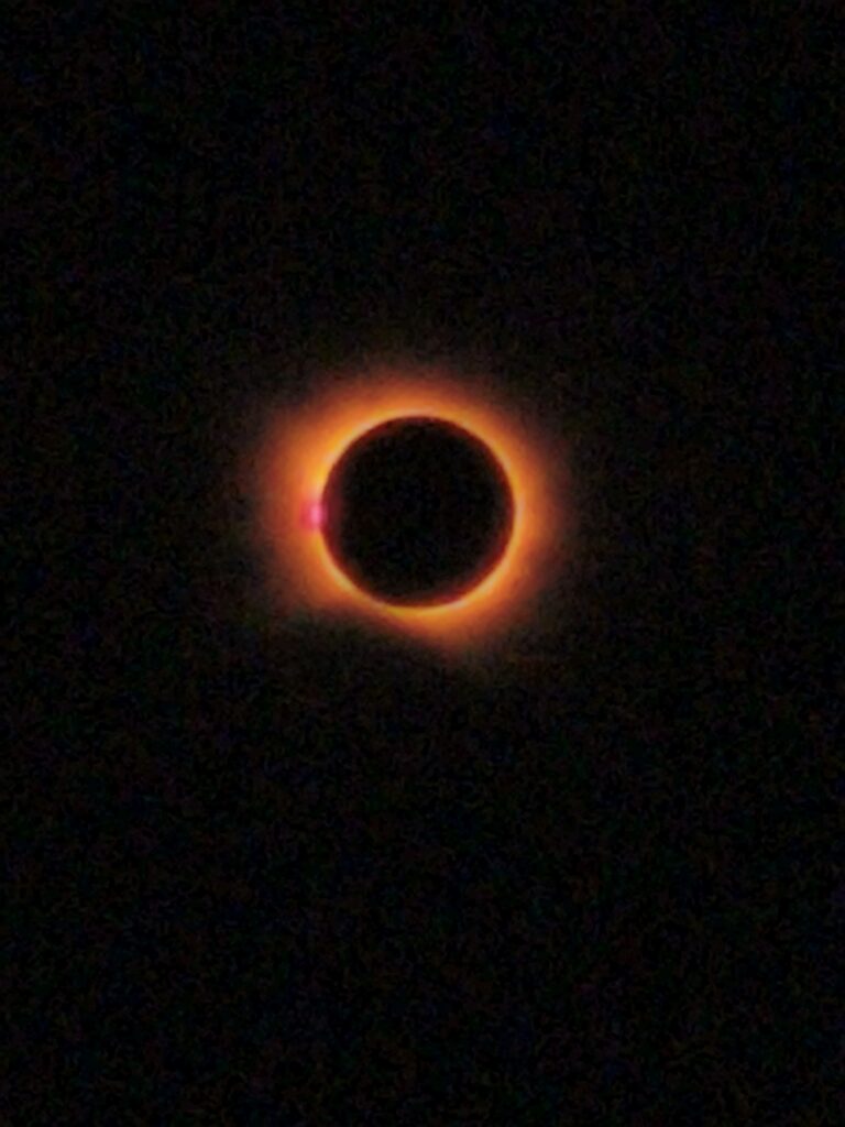 Photos de l'éclipse du 12 août 2026 à Carrion de los Condes, Espagne, avec smartphone xaomi red mi note 14 pro 5g ... Par Sylvie RODRIGUES (Brassac) 7
