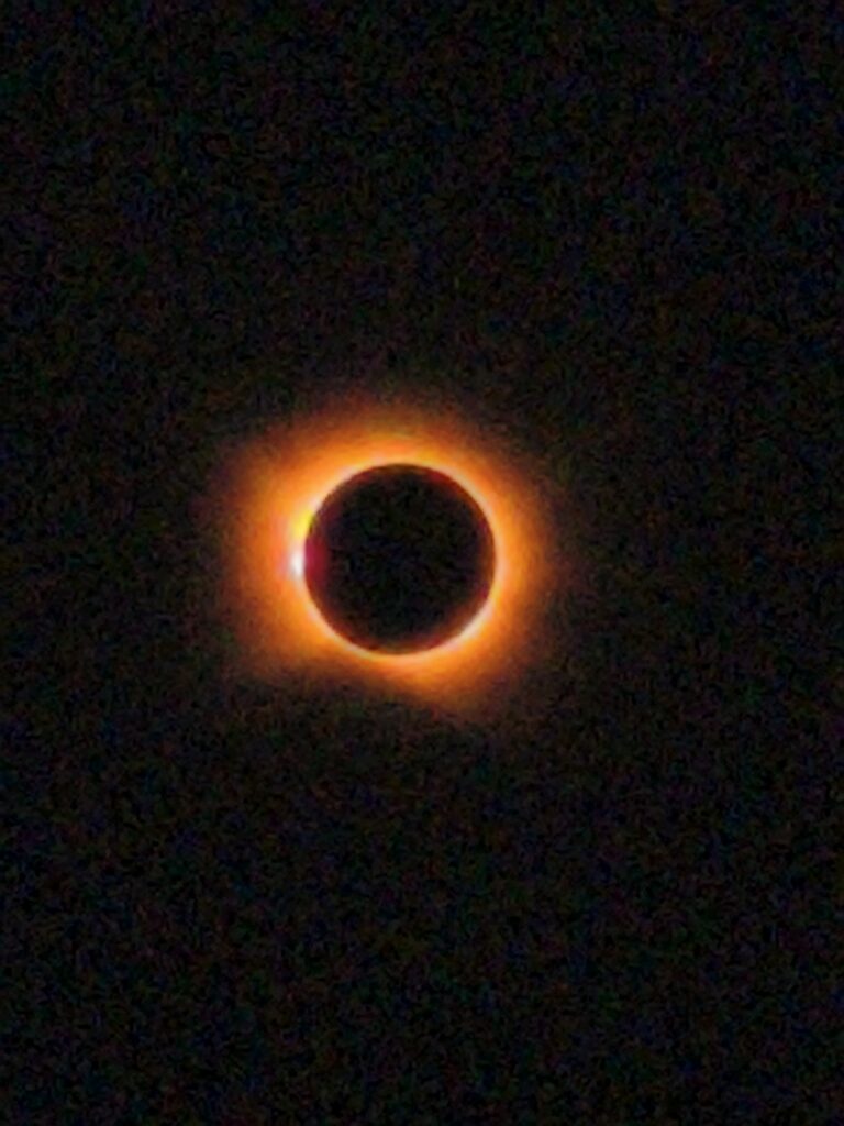 Photos de l'éclipse du 12 août 2026 à Carrion de los Condes, Espagne, avec smartphone xaomi red mi note 14 pro 5g ... Par Sylvie RODRIGUES (Brassac) 6