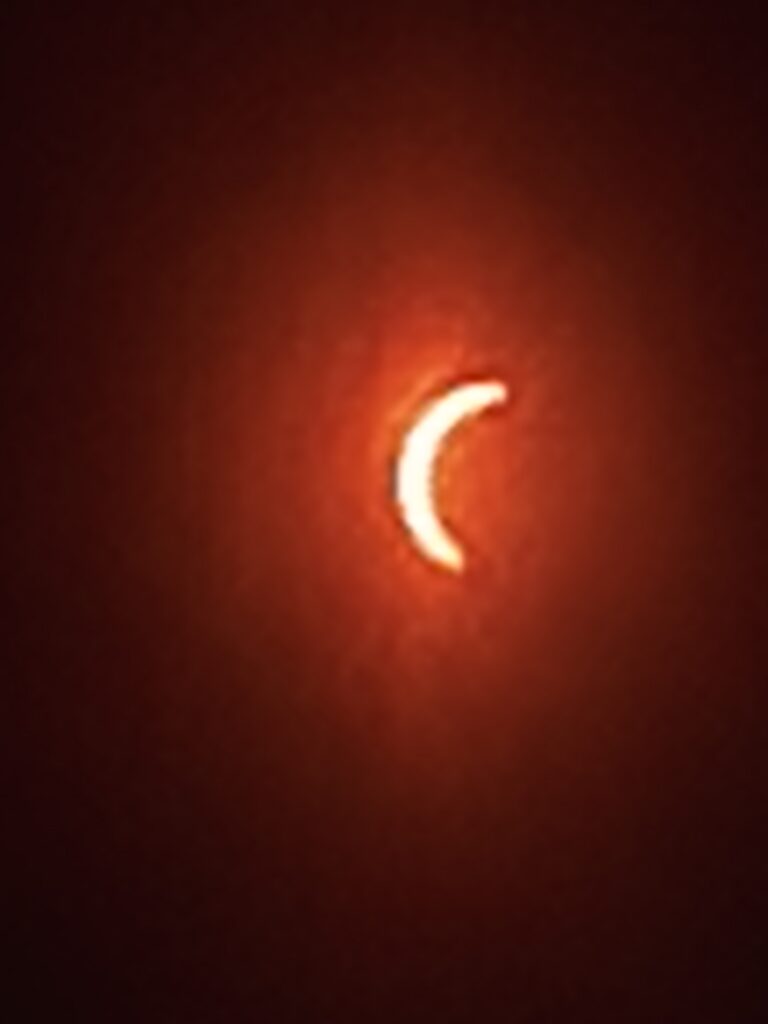 Photos de l'éclipse du 12 août 2026 à Carrion de los Condes, Espagne, avec smartphone xaomi red mi note 14 pro 5g ... Par Sylvie RODRIGUES (Brassac) 5